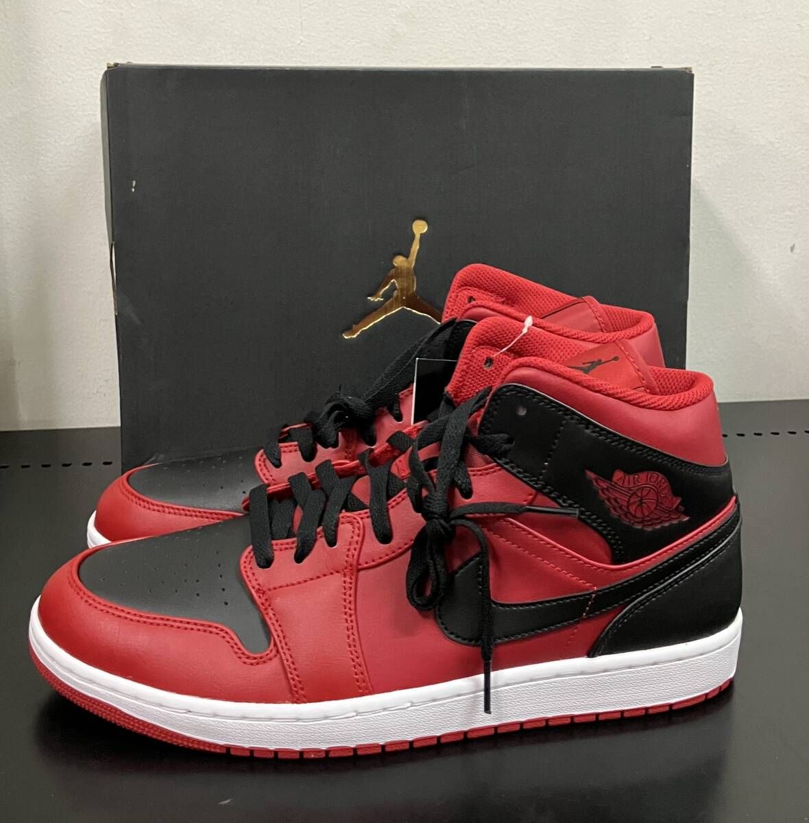 NIKE Air Jordan 1 Mid Reverse Bred ナイキ エア ジョーダン1 ミッド 