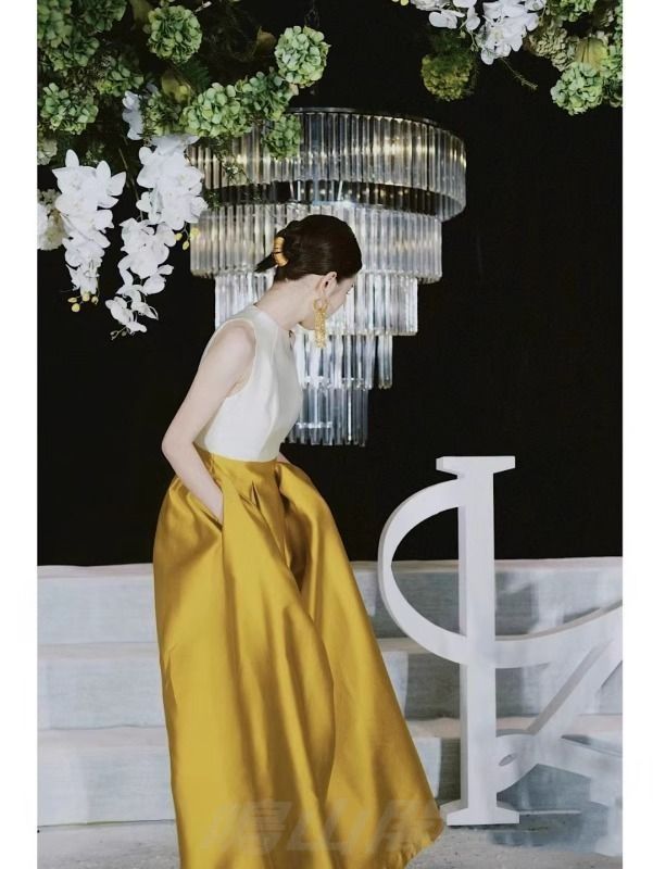 イエロー ロングドレス ノースリーブ Aライン 中腰 ワンピース レディース パーティー 誕生日 成人式 発表会 学生 結婚式 XS～3XL 上品WP 109