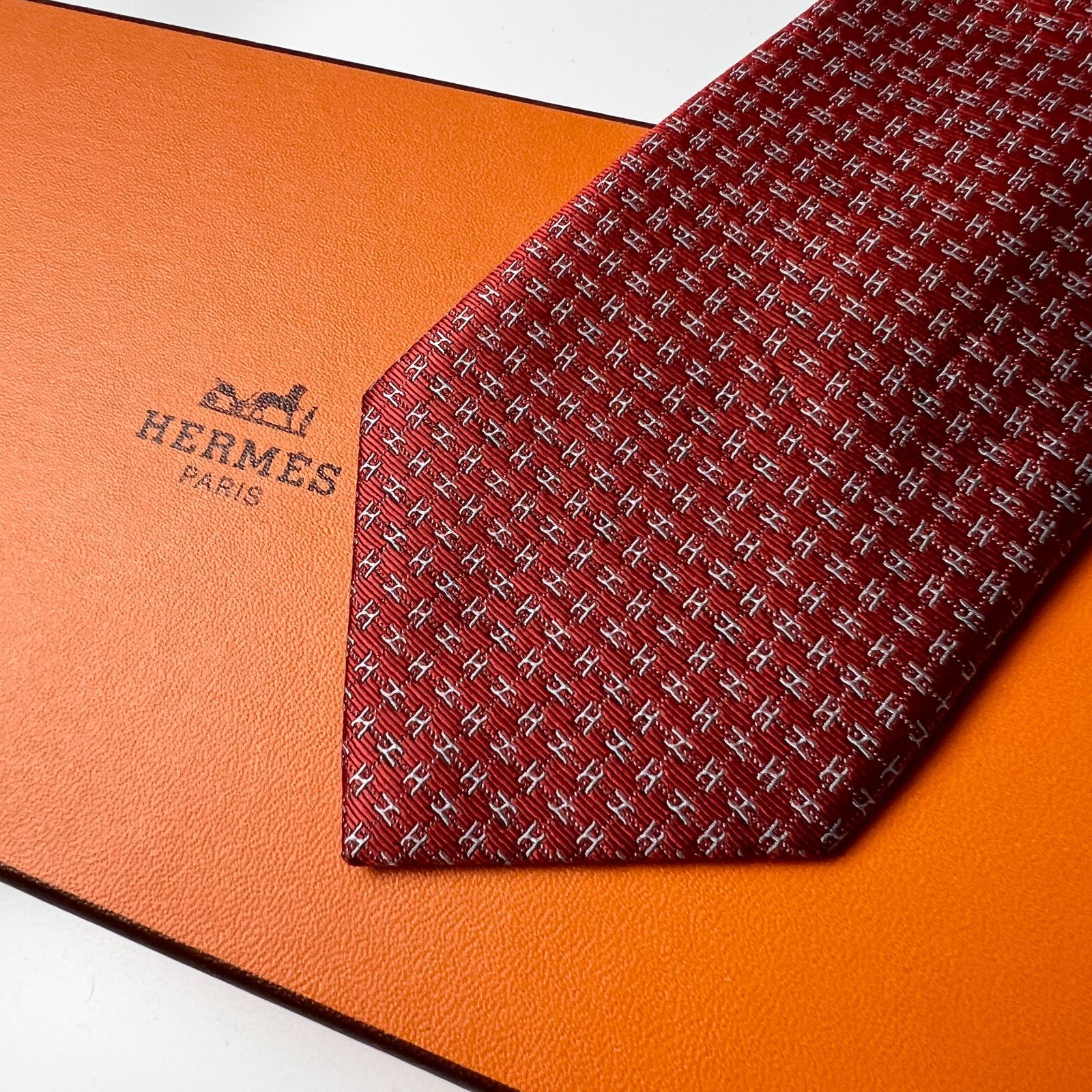 美品 エルメス HERMES ネクタイ シルク100% フランス製 レッド系 【H