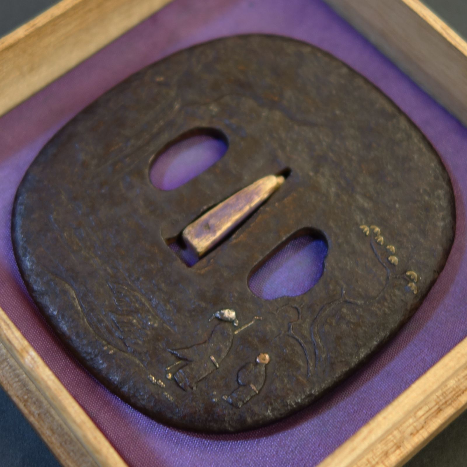 象嵌 高士観瀑図鍔