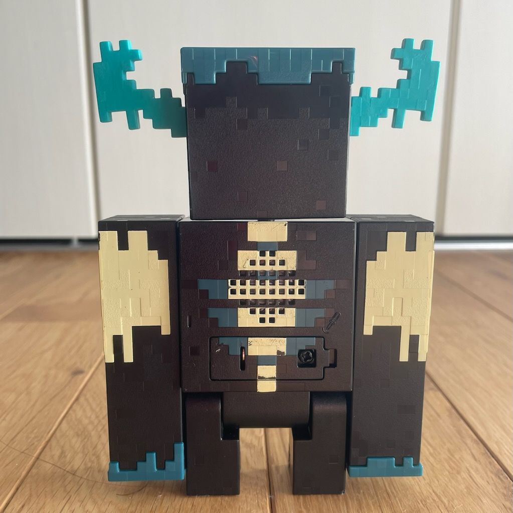 マインクラフト(Minecraft) ウォーデン フィギュア - メルカリ