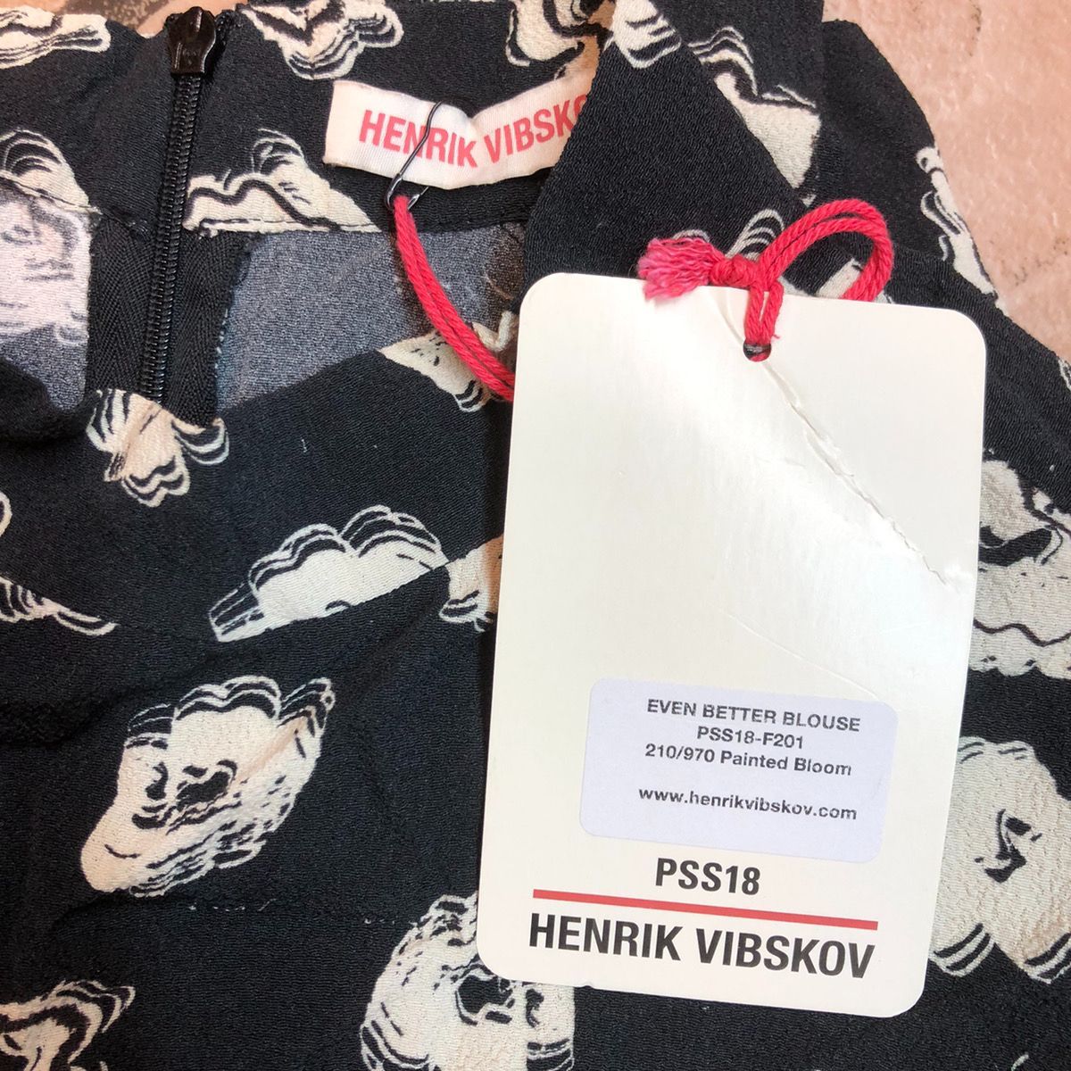 HENRIK VIBSKOV ヘンリックヴィブスコフ 総柄 モノトーン ブラウス