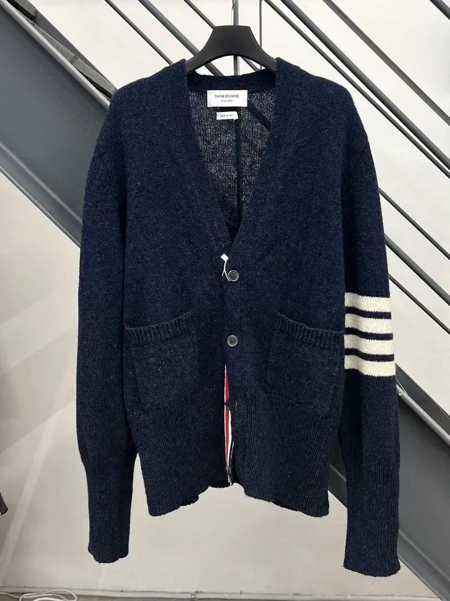 Thom Browne 濃紺色ボタン付きニットジャケット Thom Browne 濃紺色ボタン付きニットジャケット Thom Browne