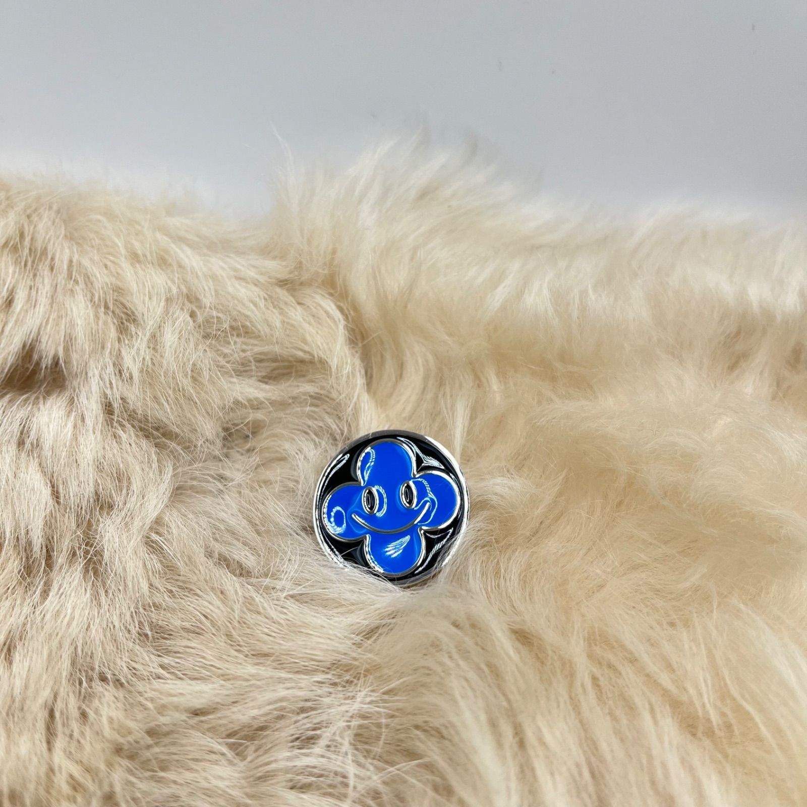 Louis Vuitton ルイ・ヴィトン スノーフレーク ピンバッジ シルバー