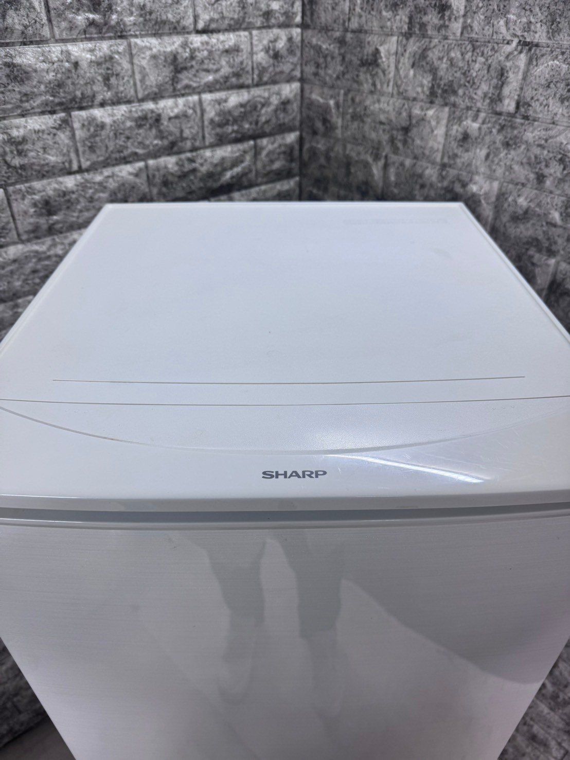 大阪送料無料★3か月保障付き★冷蔵庫★2017年★SJ-D14C-W★R-366 大阪送料無料☆3か月保障付き☆冷蔵庫☆シャープ☆2ドア