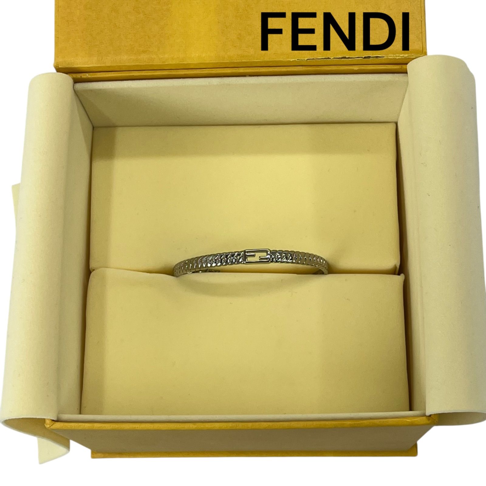 ○美品 フェンディ FENDI ブレスレット バングル シルバー FFバゲット