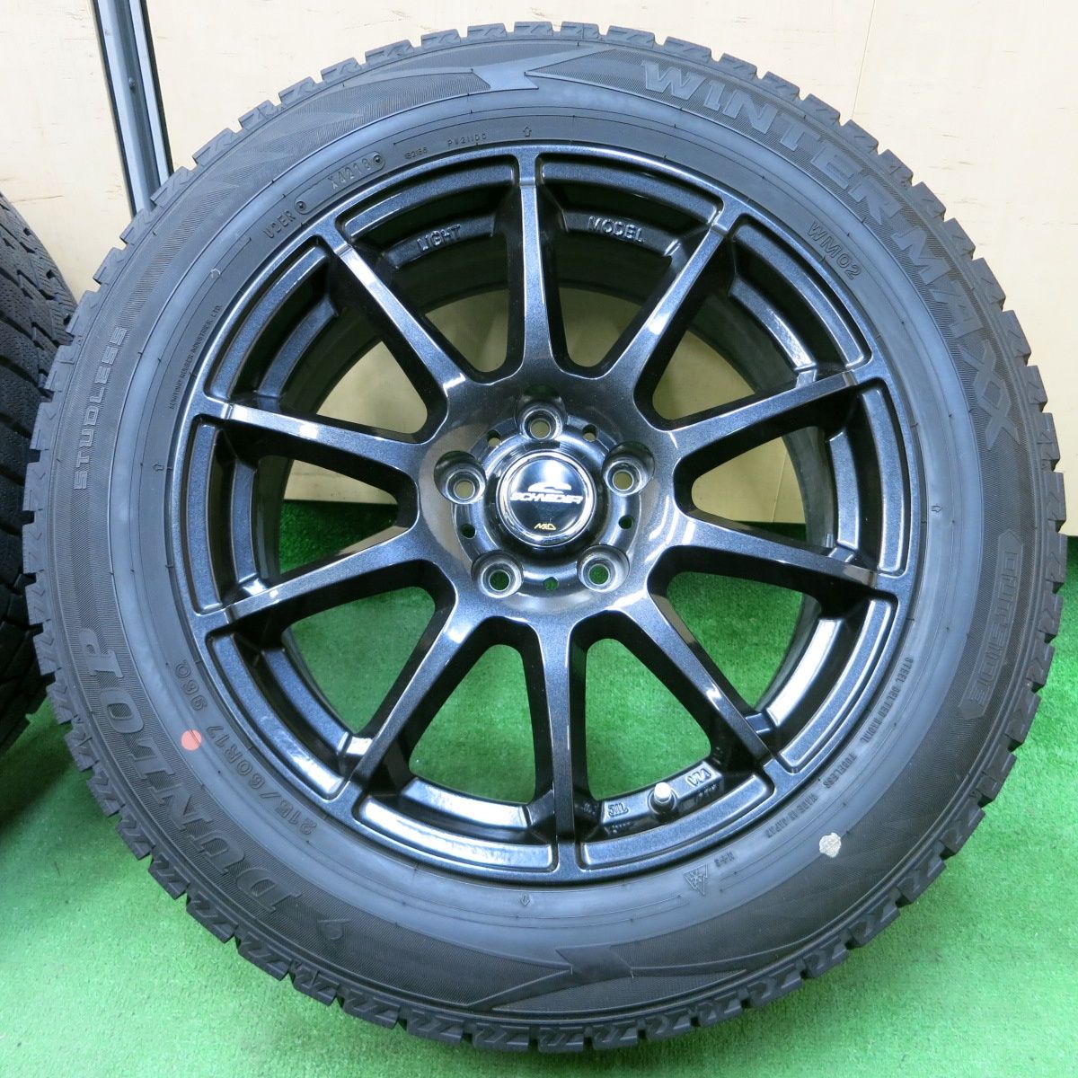 送料無料* バリ溝！キレイ！9.5分☆スタッドレス 215/60R17 ダンロップ ウインターマックス WM02 SCHNEIDER MiD  シュナイダー PCD114.3/5H☆4052103イス - メルカリ