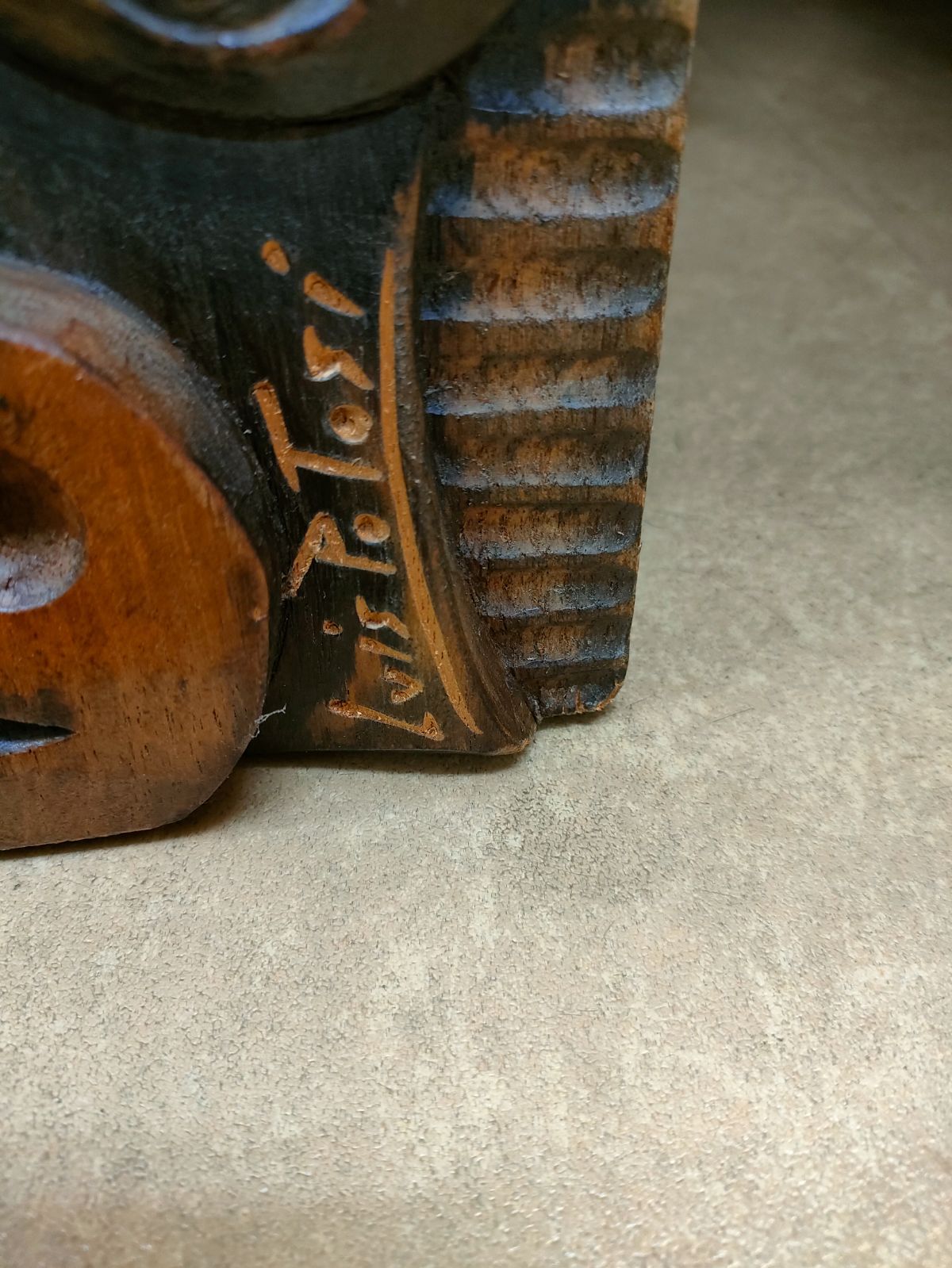 ◇エクアドル 木彫り作家 ルイス・ポトシ Luis Potosi 現代アート 南米