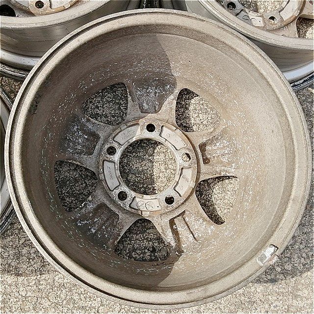 ランクル100系用 16インチ 純正アルミホイール 16x8J 5本セット - メルカリ