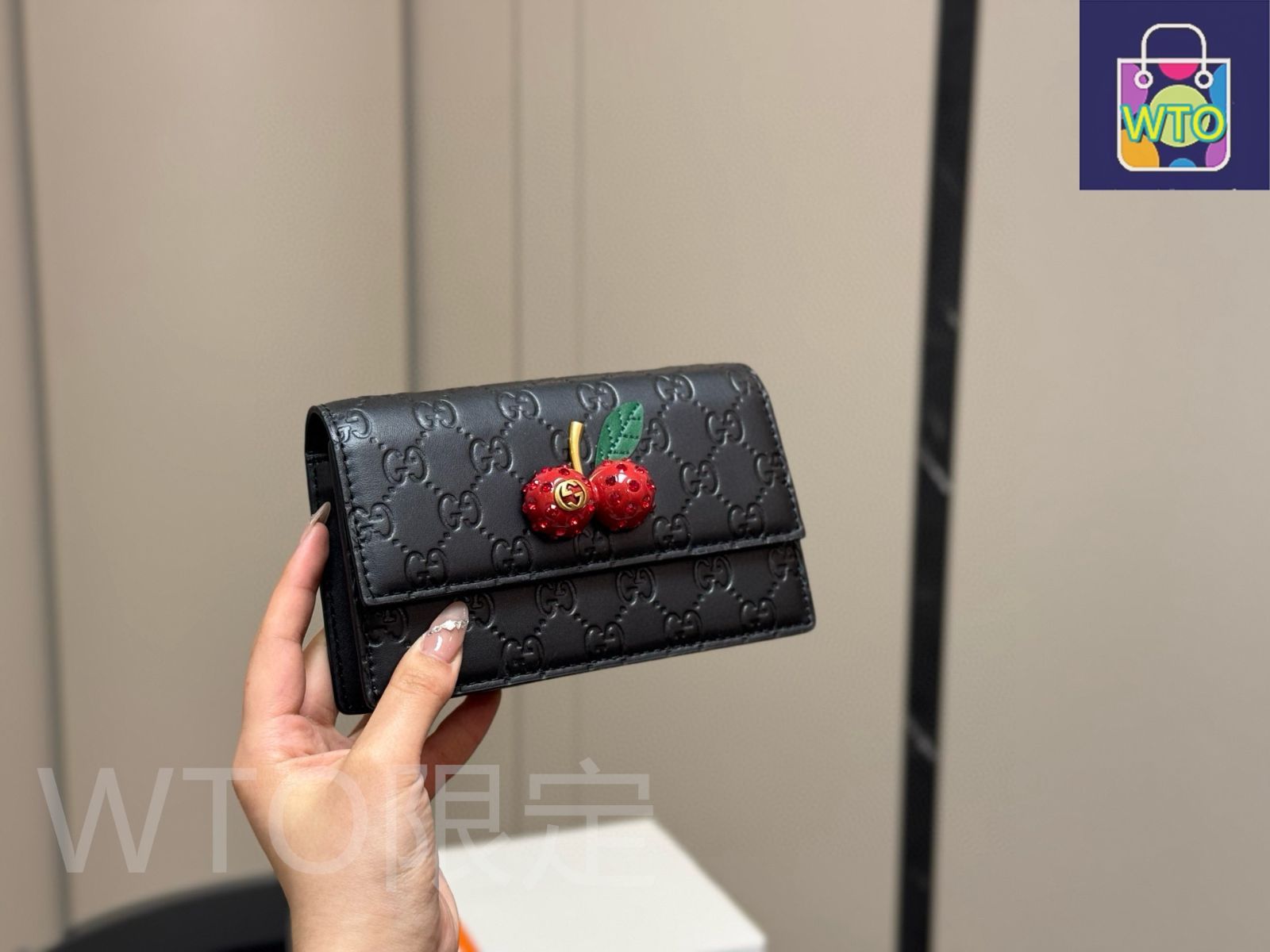 Gucci チェリー チェリー(さくらんぼ) 付き GGスプリーム キャンバス ミニバッグ