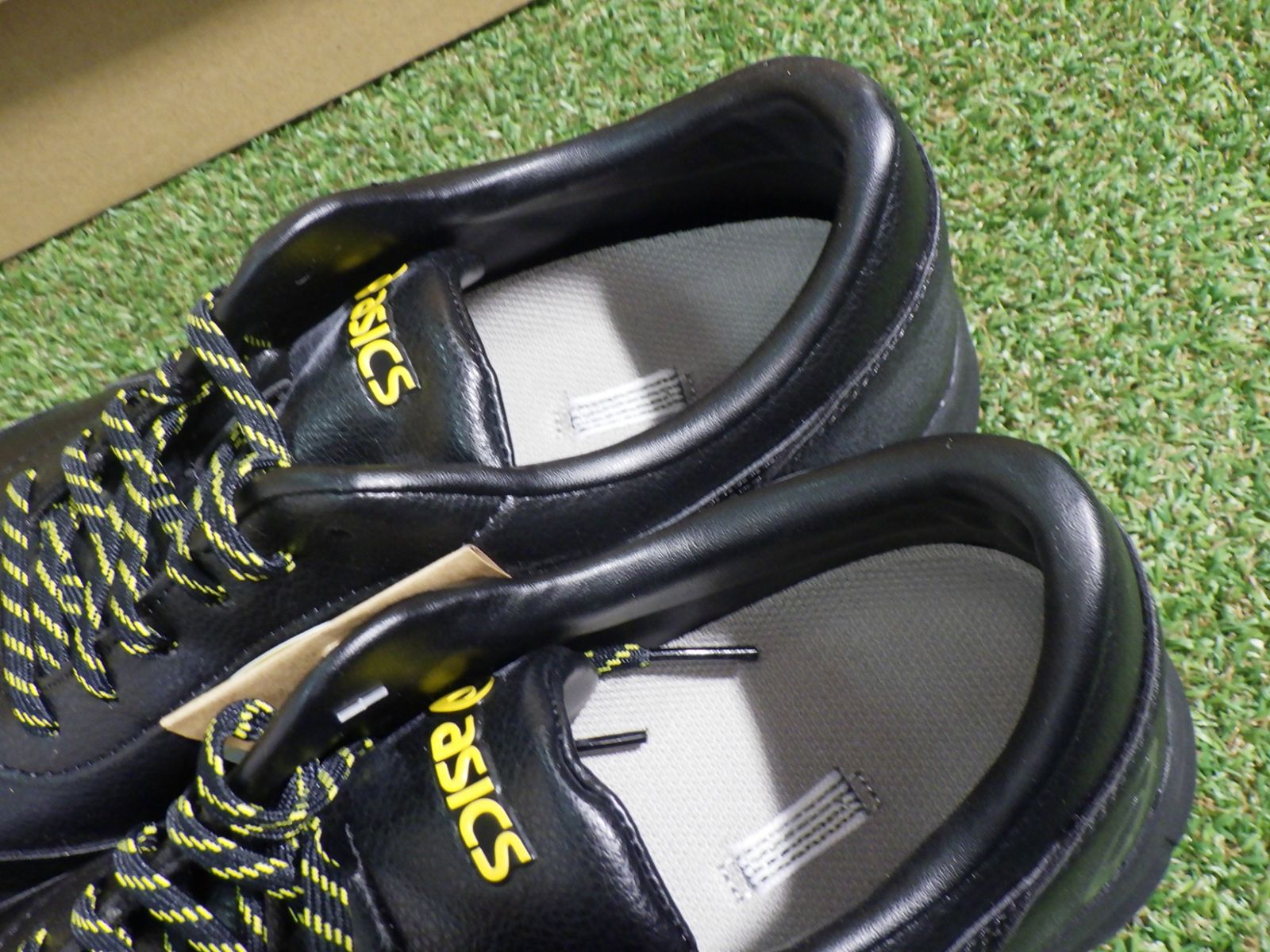 ライト 静電気が発生しやすい環境での作業などに アシックスワーキング 安全靴 作業靴 ウィンジョブ CP30E ブラック 26.0 cm 3E