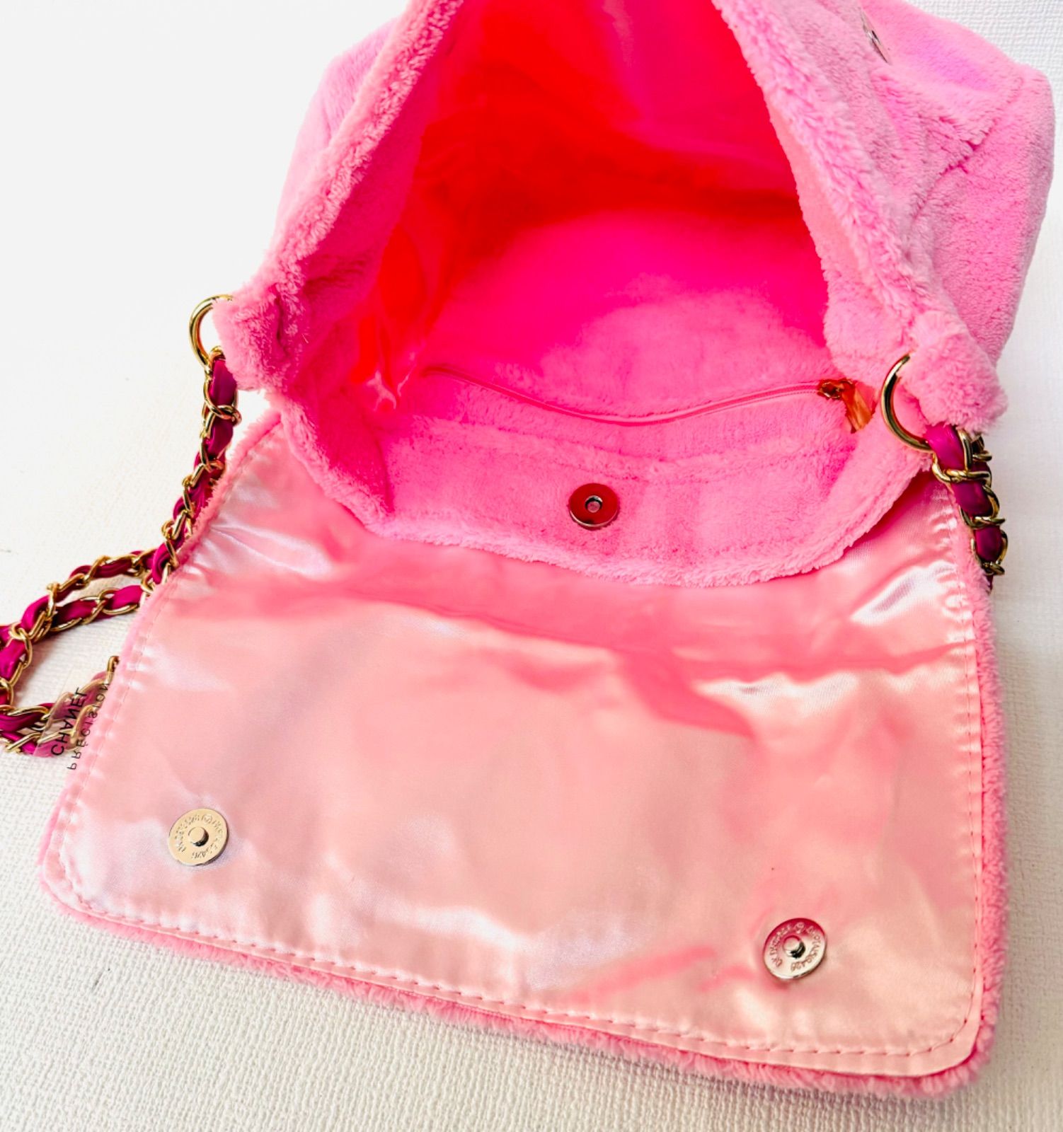 美品 CHANEL シャネル 【ノベルティ ピンク ボア チェーン