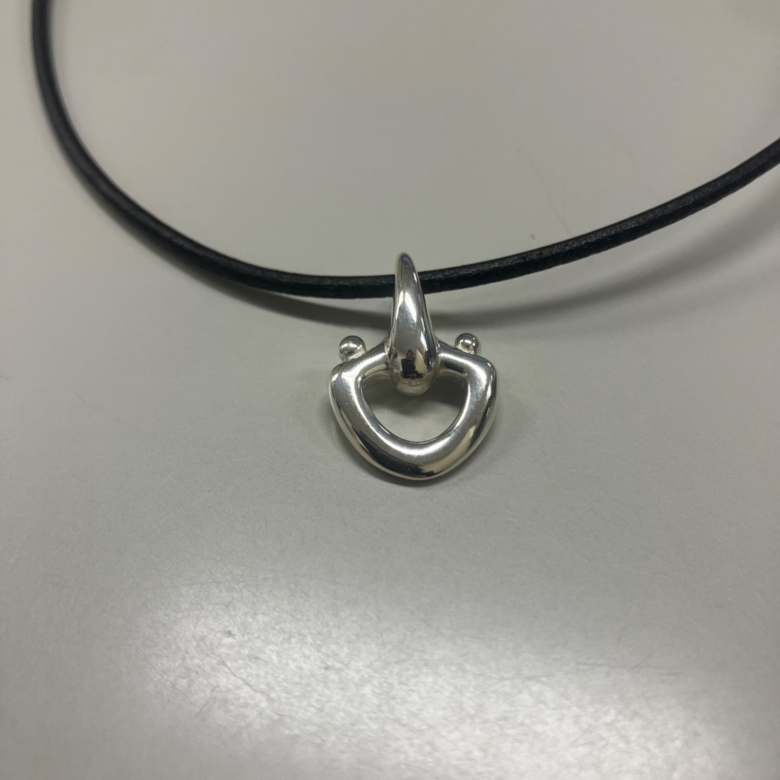 h’eres CETACEA LEATHER CHOKER NECKLACE 118_2.jpg?v=1710408628