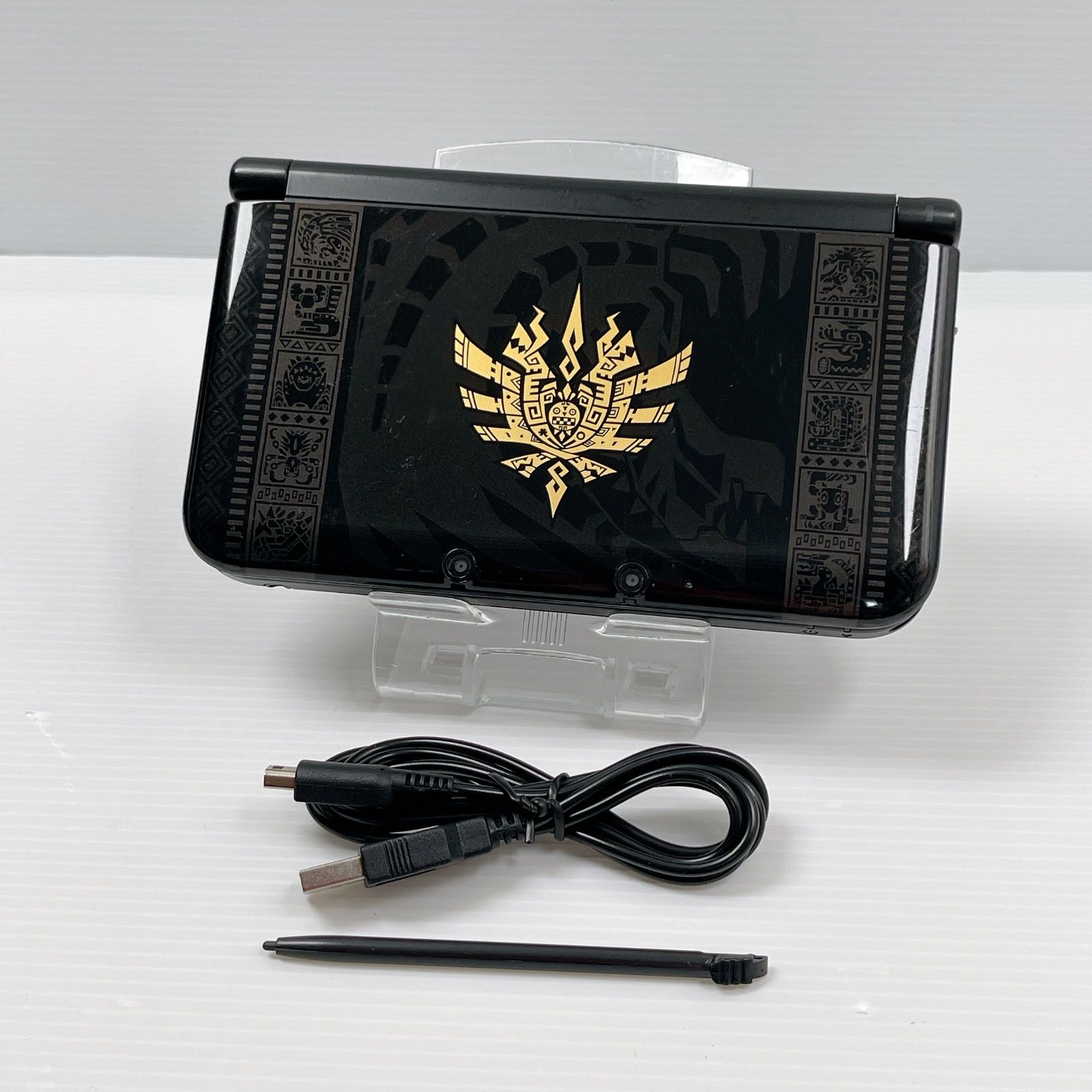 ニンテンドー3DS LL モンハンスペシャルパック【ゴア・マガラ】【美品】 美品 ソフト未開封 フィギュア付き 3DS LL 本体