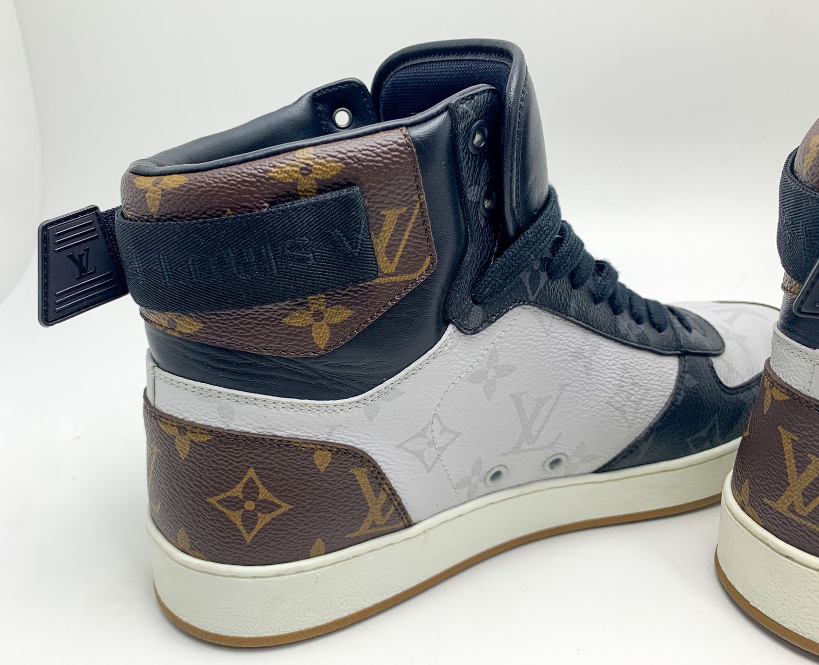 LOUIS VUITTON ルイヴィトン 1A44VS リヴォリライン ハイカット