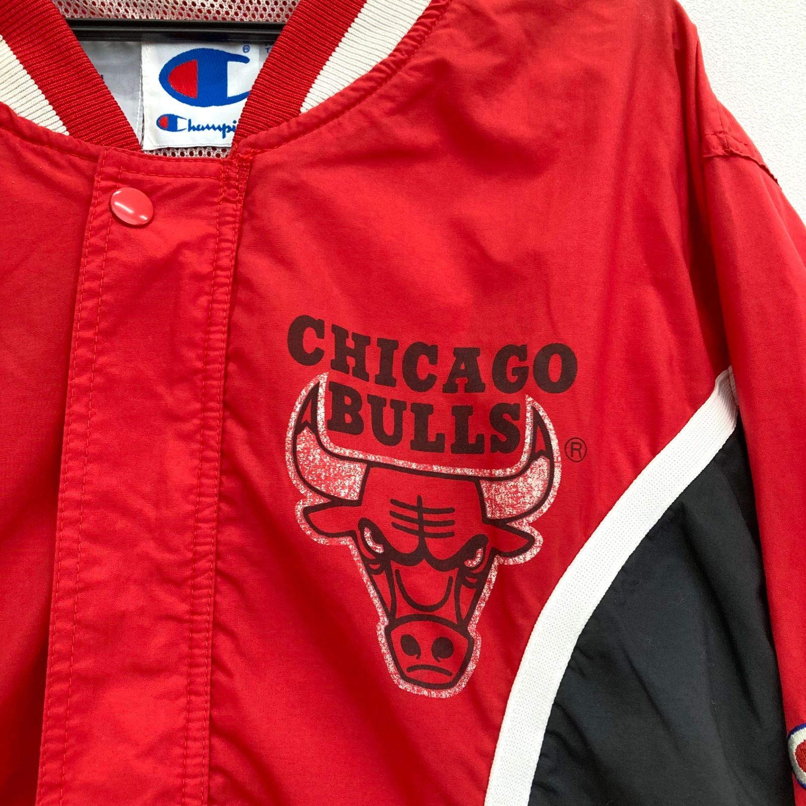 Chicago Bulls ナイロンジャケット 古着 d149-18-0003_2.jpg