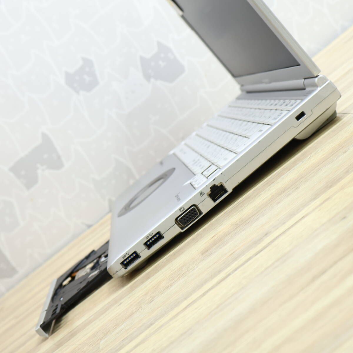 【美品】新品SSD256GB メモリ8GB★5世代CPU★ カメラ★Win11 Win11公式対応8世代Corei5/メ16/新品SSD+HDD/DVD/カメラ Win11高