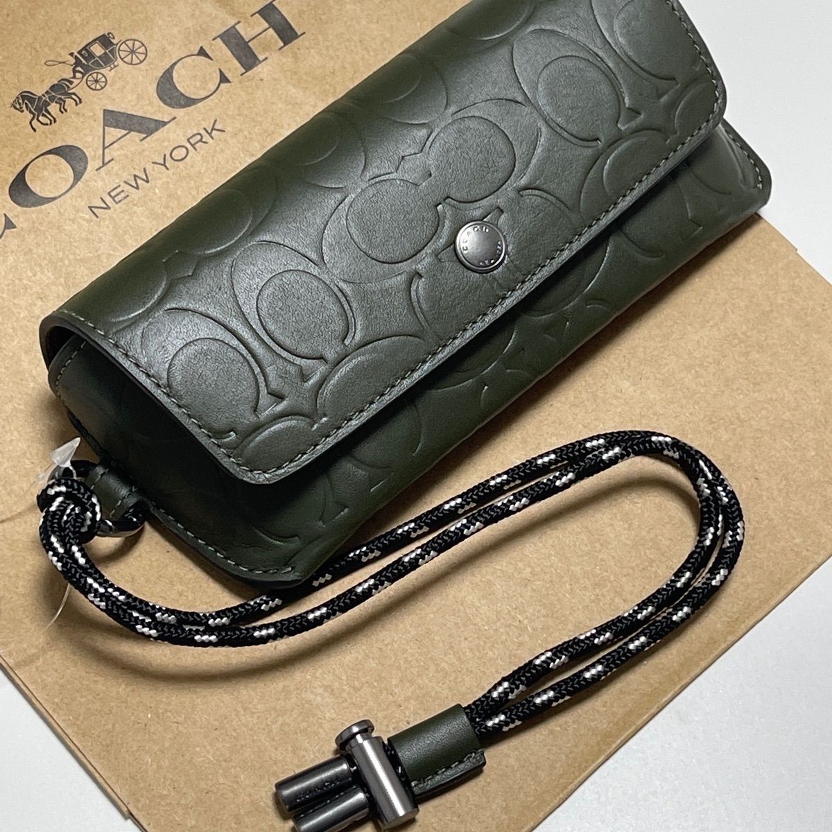 COACH】オンライン限定品 サングラスケース シグネチャー レザー 