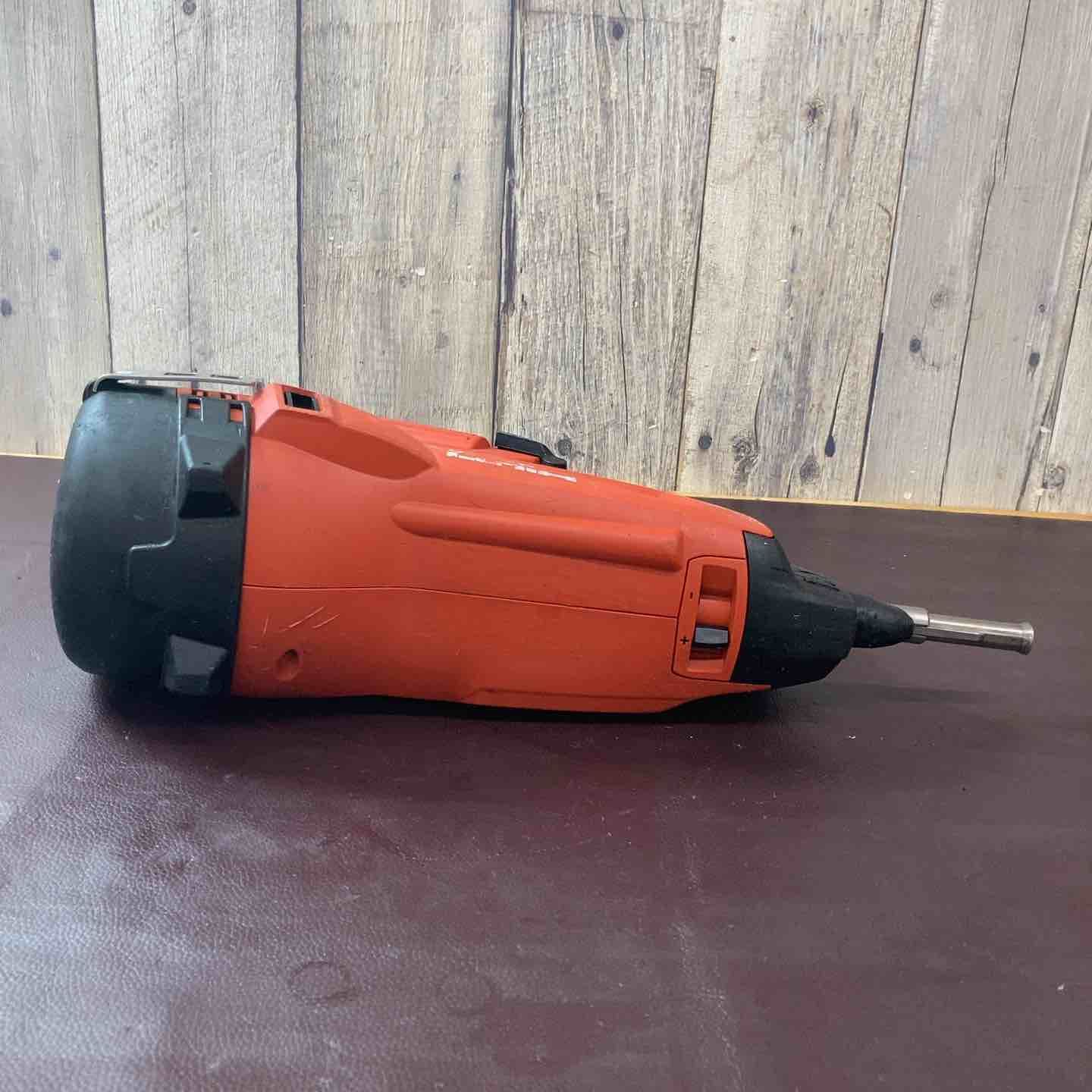 HILTI ガス式鋲打機