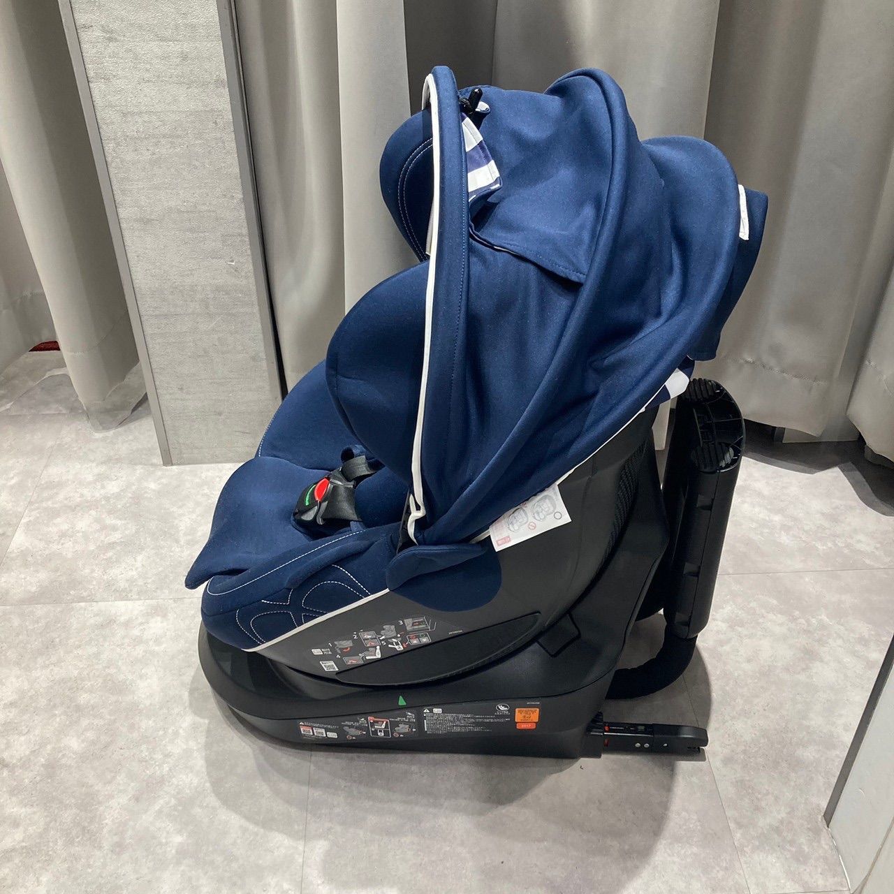 エールべべ ISOFIX チャイルドシート クルット4oui ウィ BF890 - メルカリ