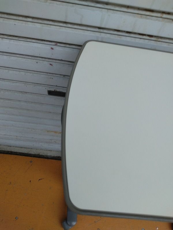 介護用ベッドサイドテーブル