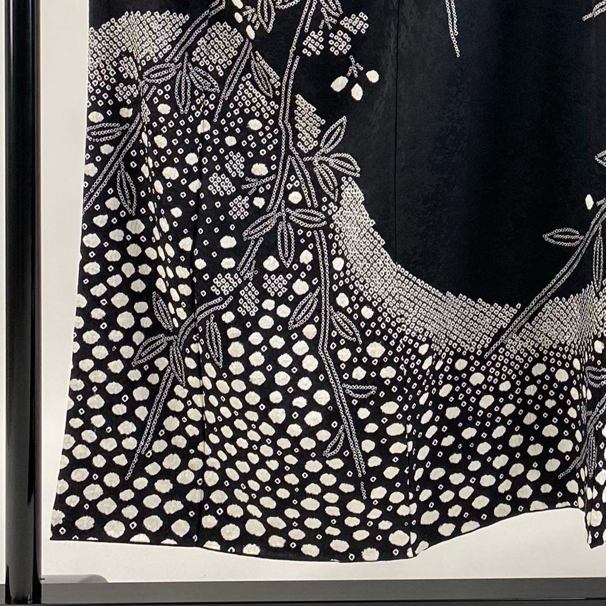 美品 訪問着 総絞り 黒 花文 身丈163.0cm 裄丈71.0cm 袷 正絹 05f063d76b1c8c236bd9de37942cf9