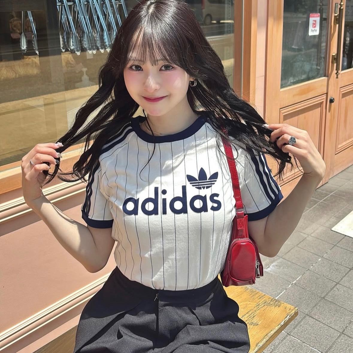 新品M⭐️ リニア グラフィック カリTシャツ ホワイト×ネイビー 新品M⭐️adidas リニア グラフィック カリTシャツ ホワイト×ネイビー