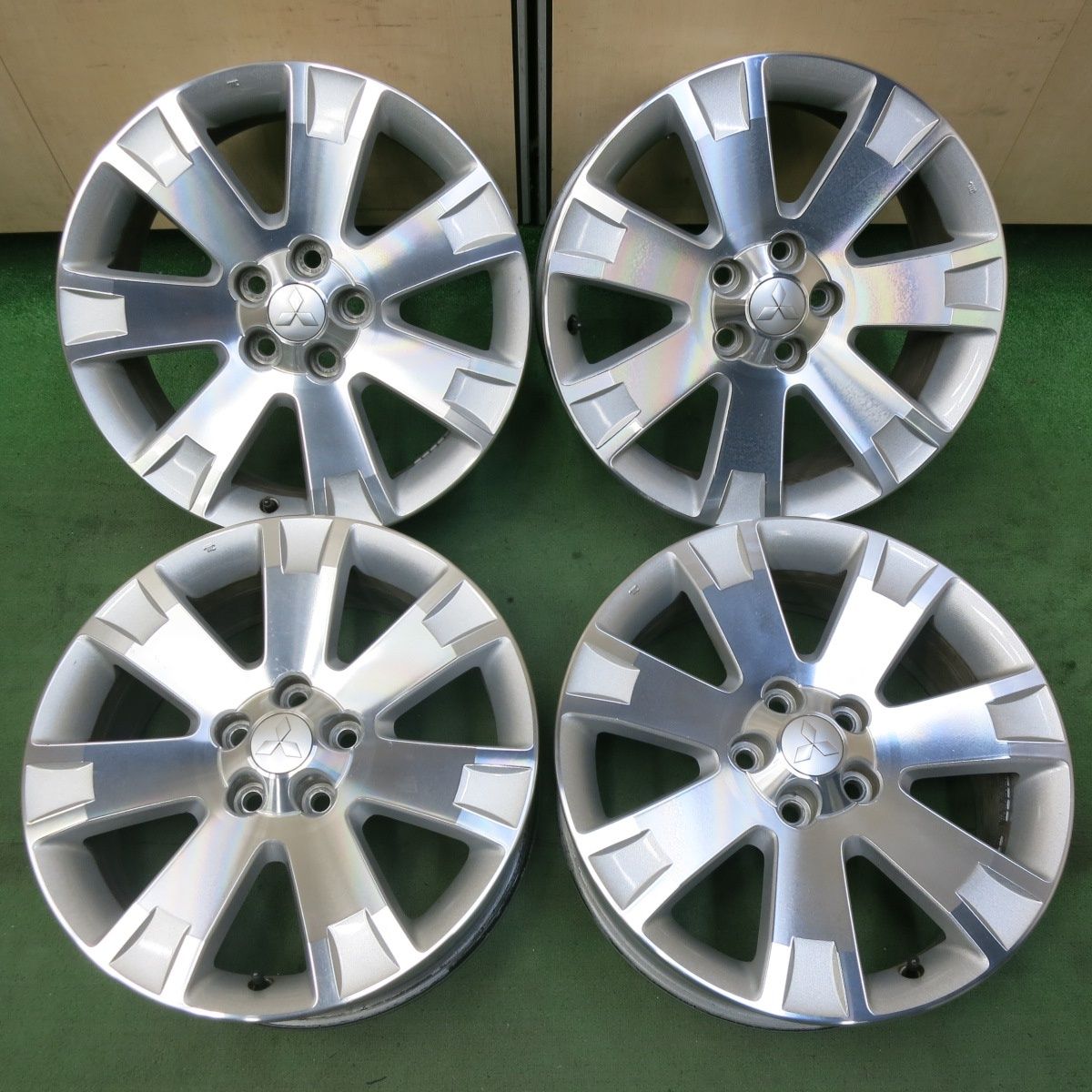 キレイ 三菱 デリカ D 5 純正 ホイール 18インチ 18×7J PCD114.3|5H 5061303SYホ