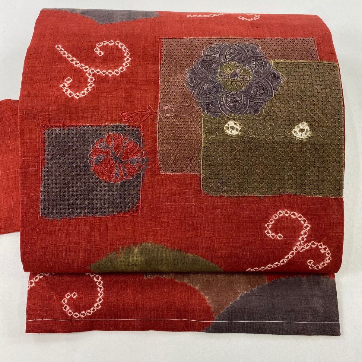 名古屋帯 美品 秀品 紬地 華文 花唐草 刺繍 絞り えんじ色 正絹