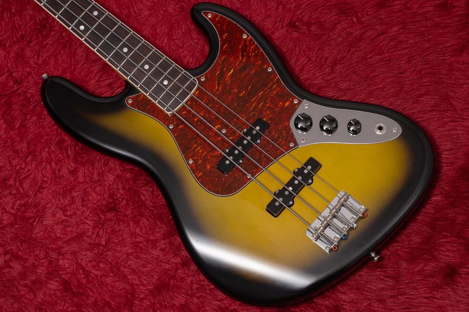 ストラトキャスタータイプ マルチレイヤーカラー ラッカーフィニッシュ