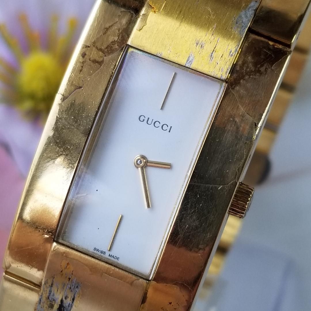 GUCCI ゴールド スクエア型 腕時計 希少 GUCCI 腕時計 ホースビット スクエア 黒文字盤 ゴールド