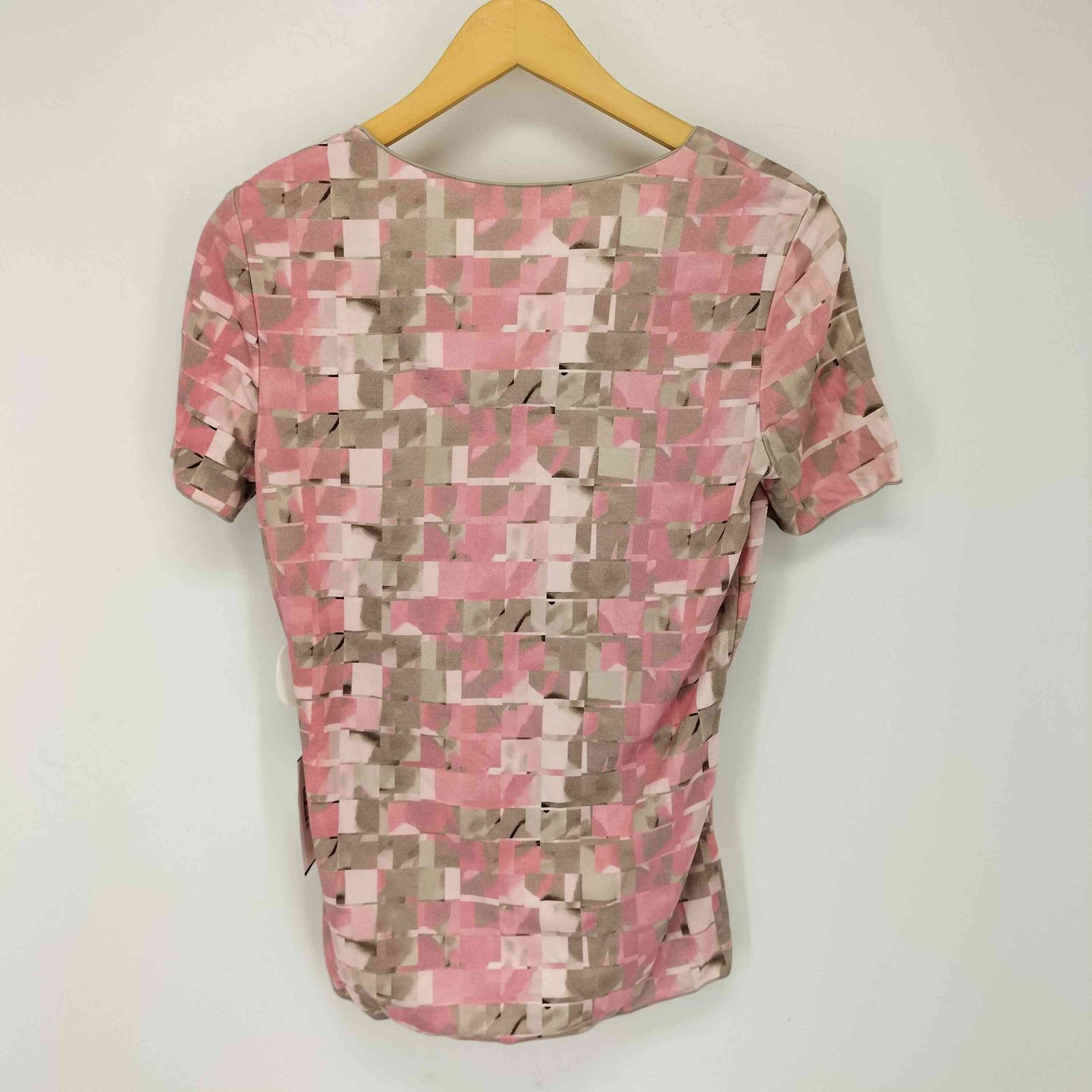 ARMANI COLLEZIONI Tシャツ・カットソー レディース アルマーニコレツィオーニ 中古　古着 ARMANI COLLEZIONI（Tシャツ/カットソー(七分/長袖)）のフリマ