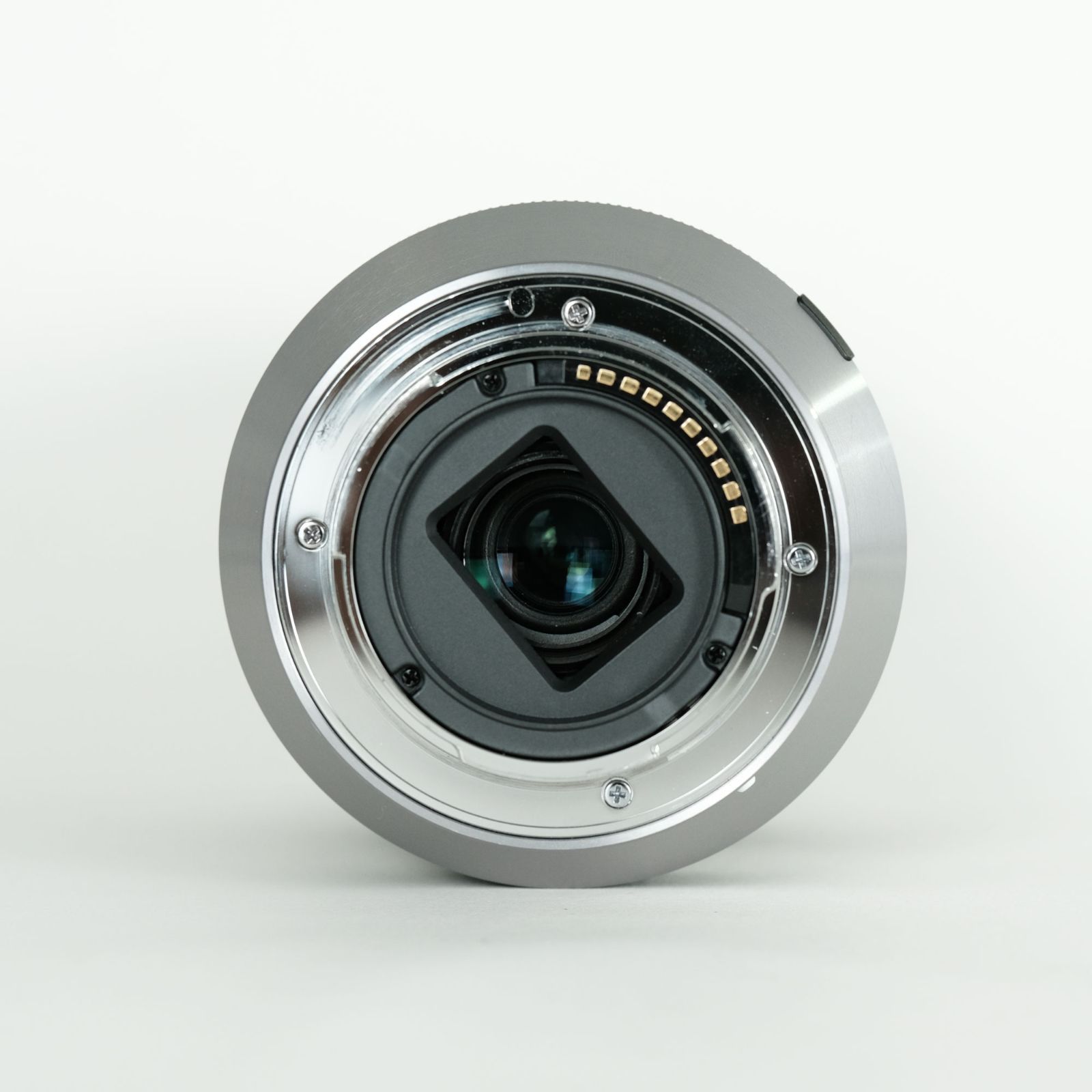 E18-200mm F3.5-6.3
