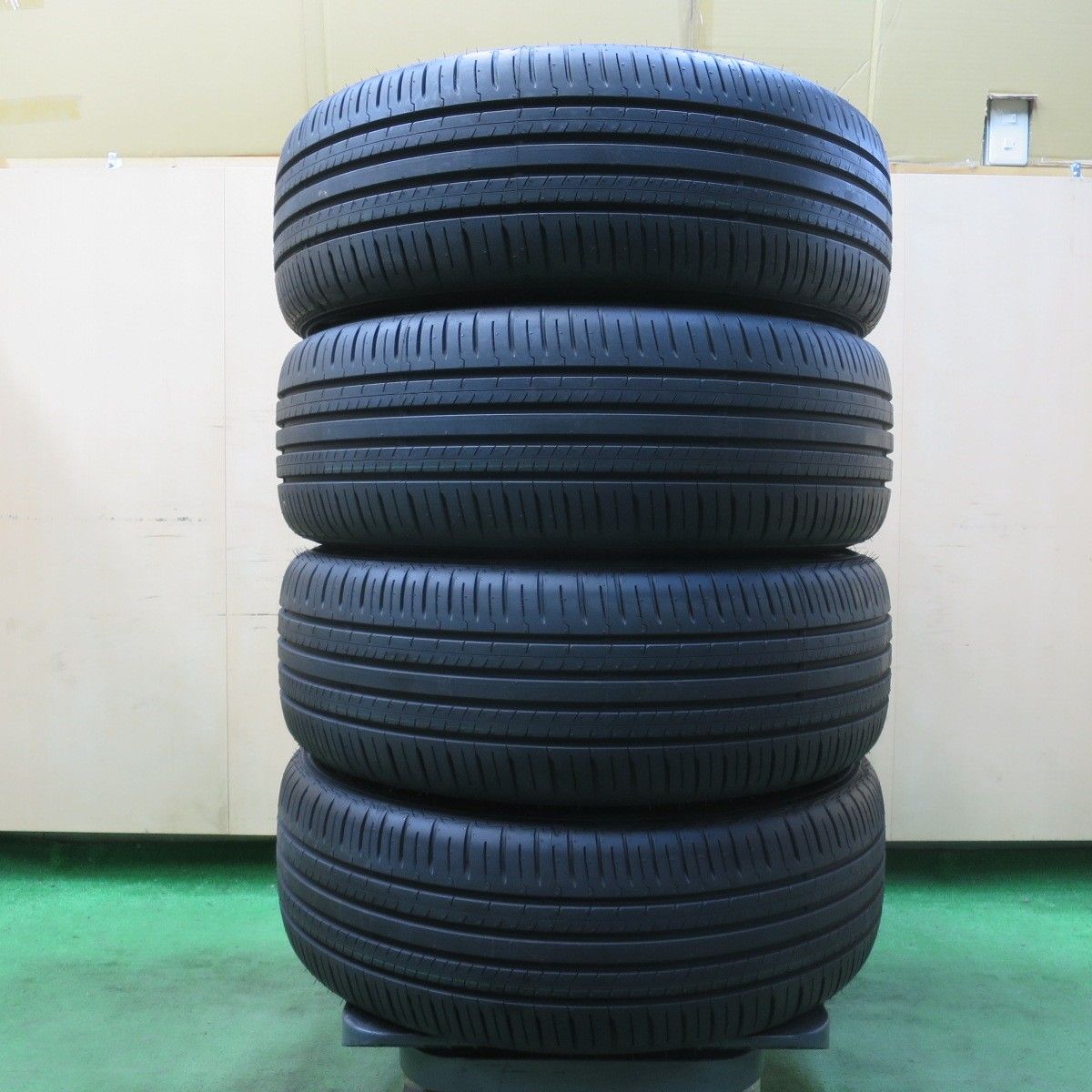 送料無料] 新車外し！24年☆トヨタ ヤリス クロス ハイブリッド Z 純正