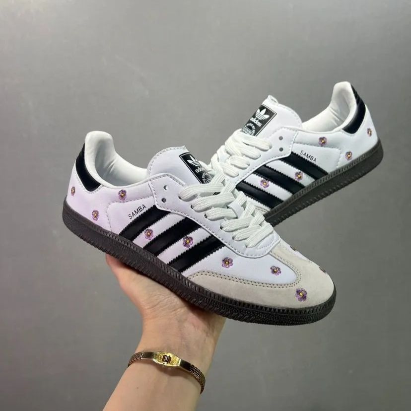 adidas Originals Women's Samba OG 