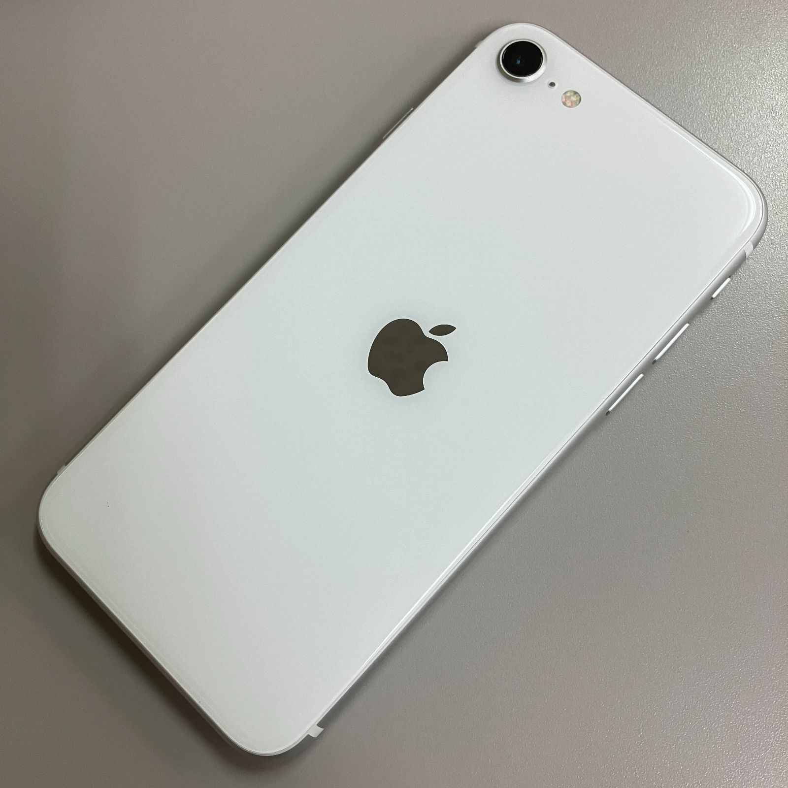 iPhone SE(第2世代) SE2 64GB ホワイト SIMロック解除済み No.69 