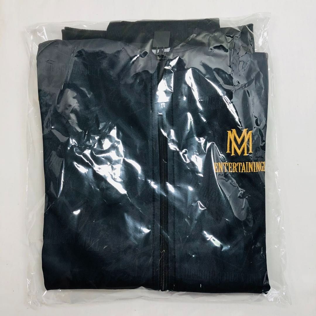 トラックジャケット