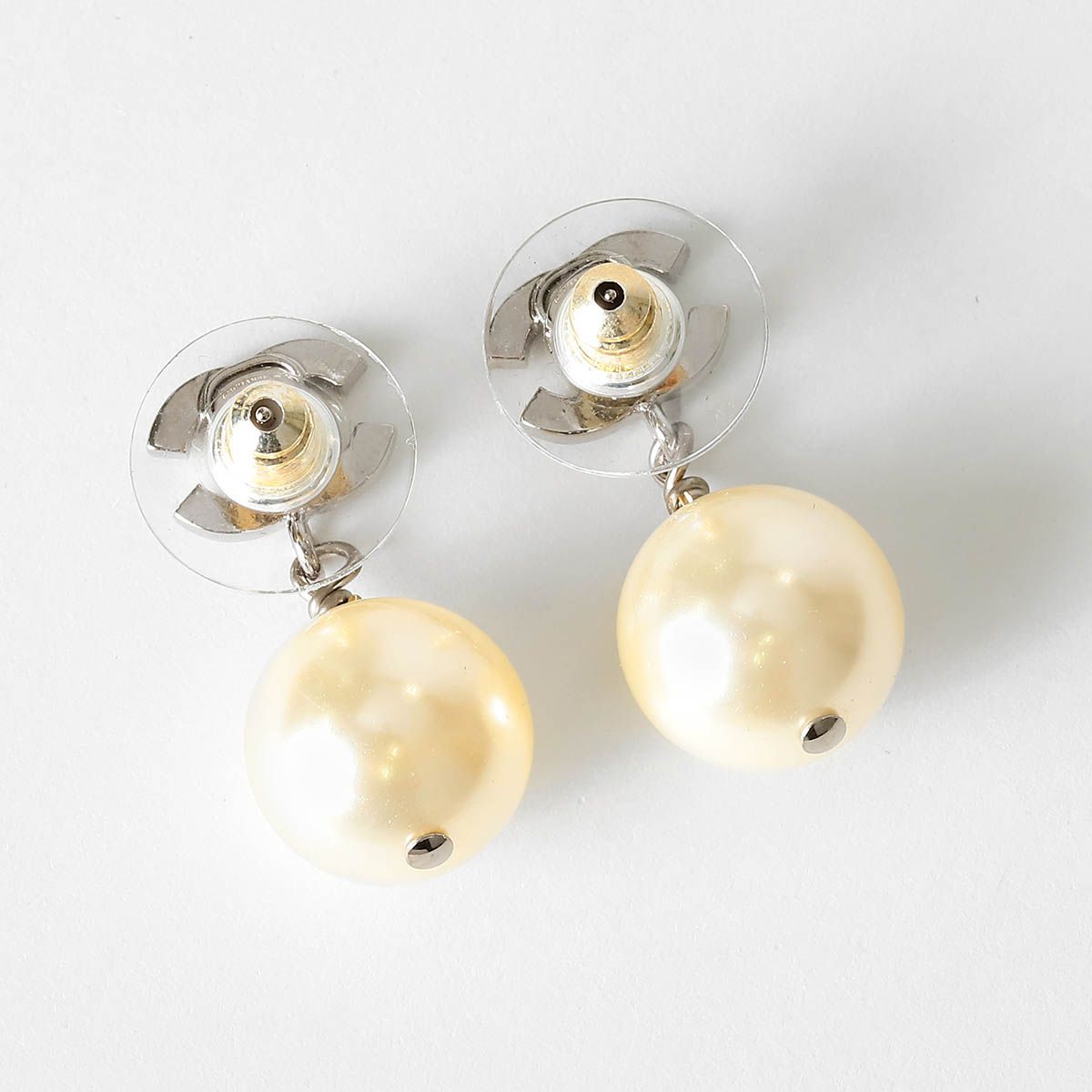 新品 シャネル CHANEL ピアス フェイクパール ピアス シルバー - メルカリ
