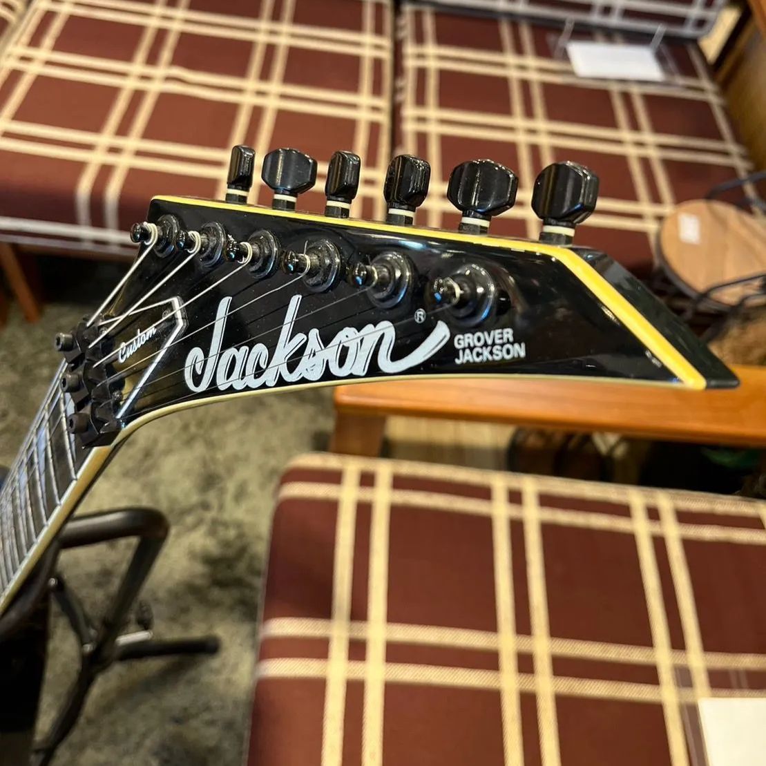 ○スルーネック!!GROVER JACKSON(グローバージャクソン)のDINKY