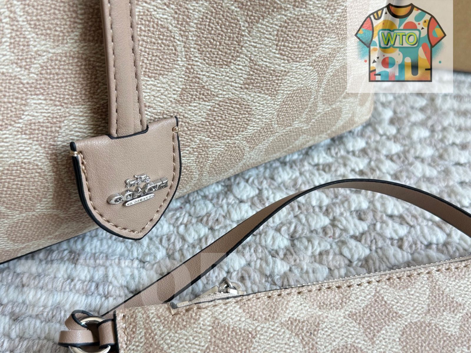 今日WTO】Coach コーチ 新モデル バケットバッグ 2本の