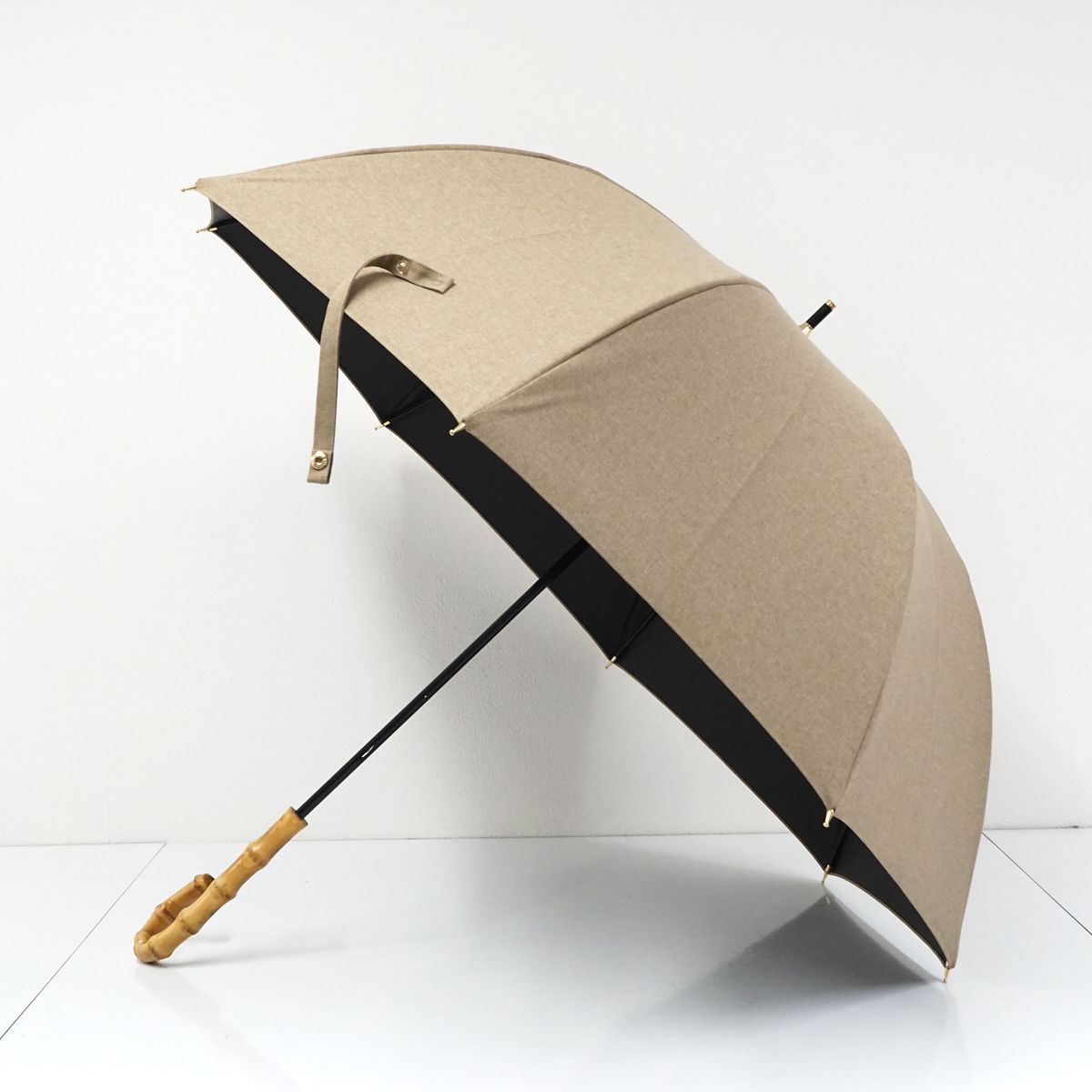 アントゥーレ　日傘　は美品 完全遮光日傘 untule アントゥーレ USED美品 Mサイズ 無地