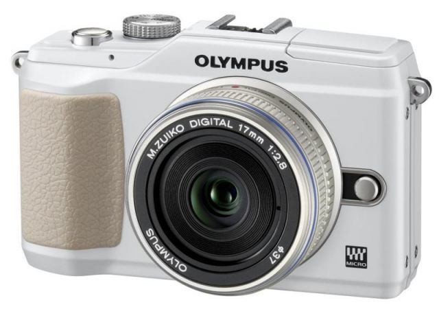 OLYMPUS PEN Lite E-PL7 ホワイト ＋パンケーキレンズセット OLYMPUS