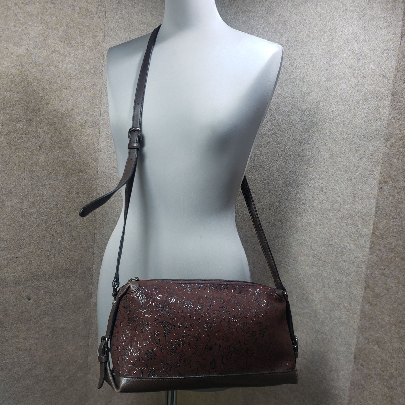 印傳屋（INDEN-YA）ショルダーバッグ 花柄型押し ブラウン系 u6945i 
