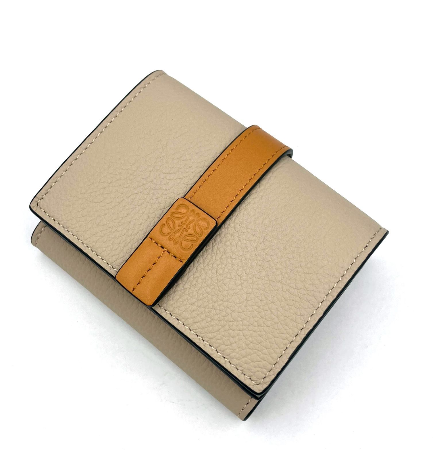 鑑定済み】未使用品 正規品 ロエベ LOEWE トライフォールドウォレット