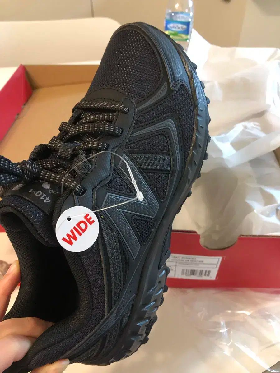 ニューバランス 410 240 ランニングシューズ 靴