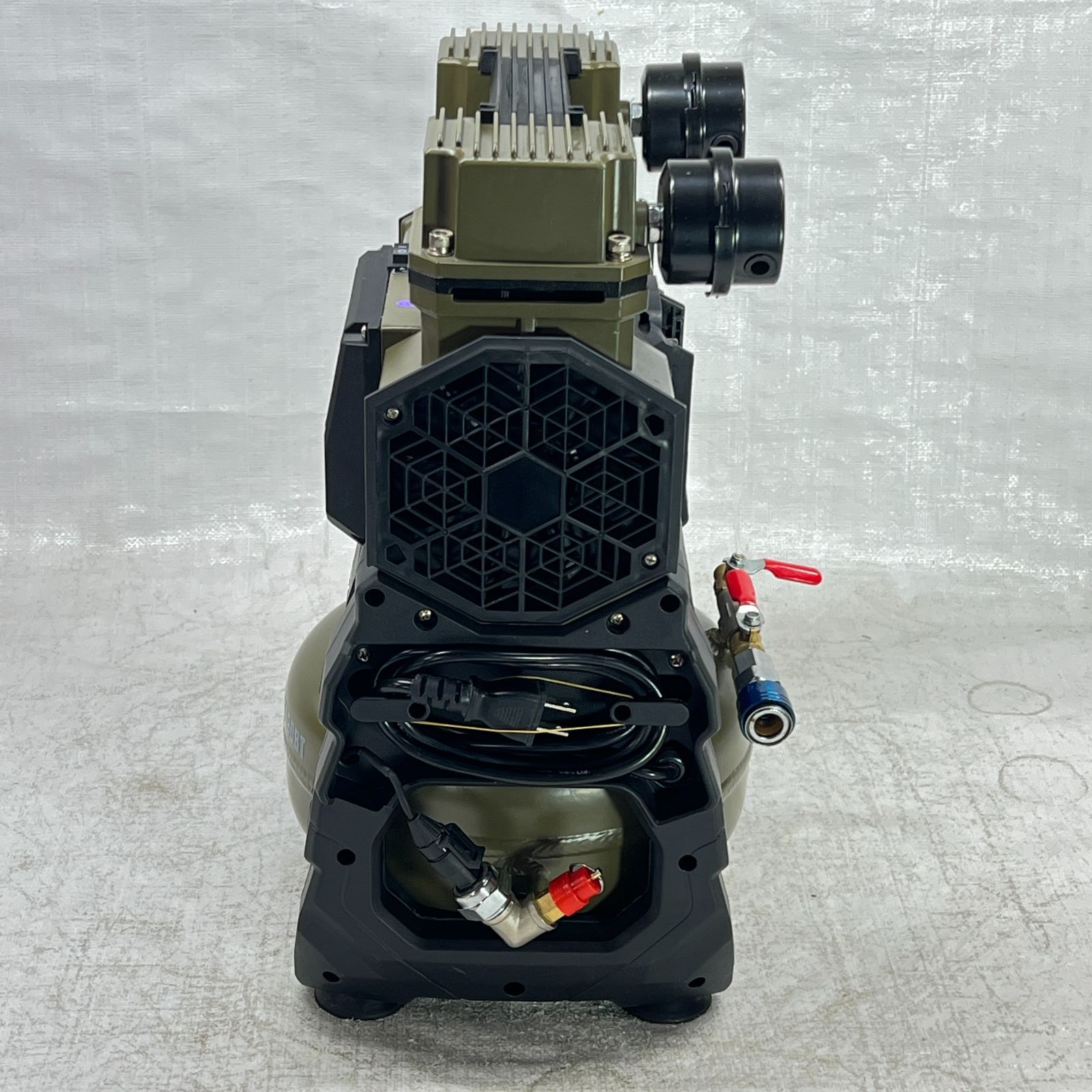 中古品】 【お買い得！】 エアーコンプレッサー 100V 5L アルミタンク 