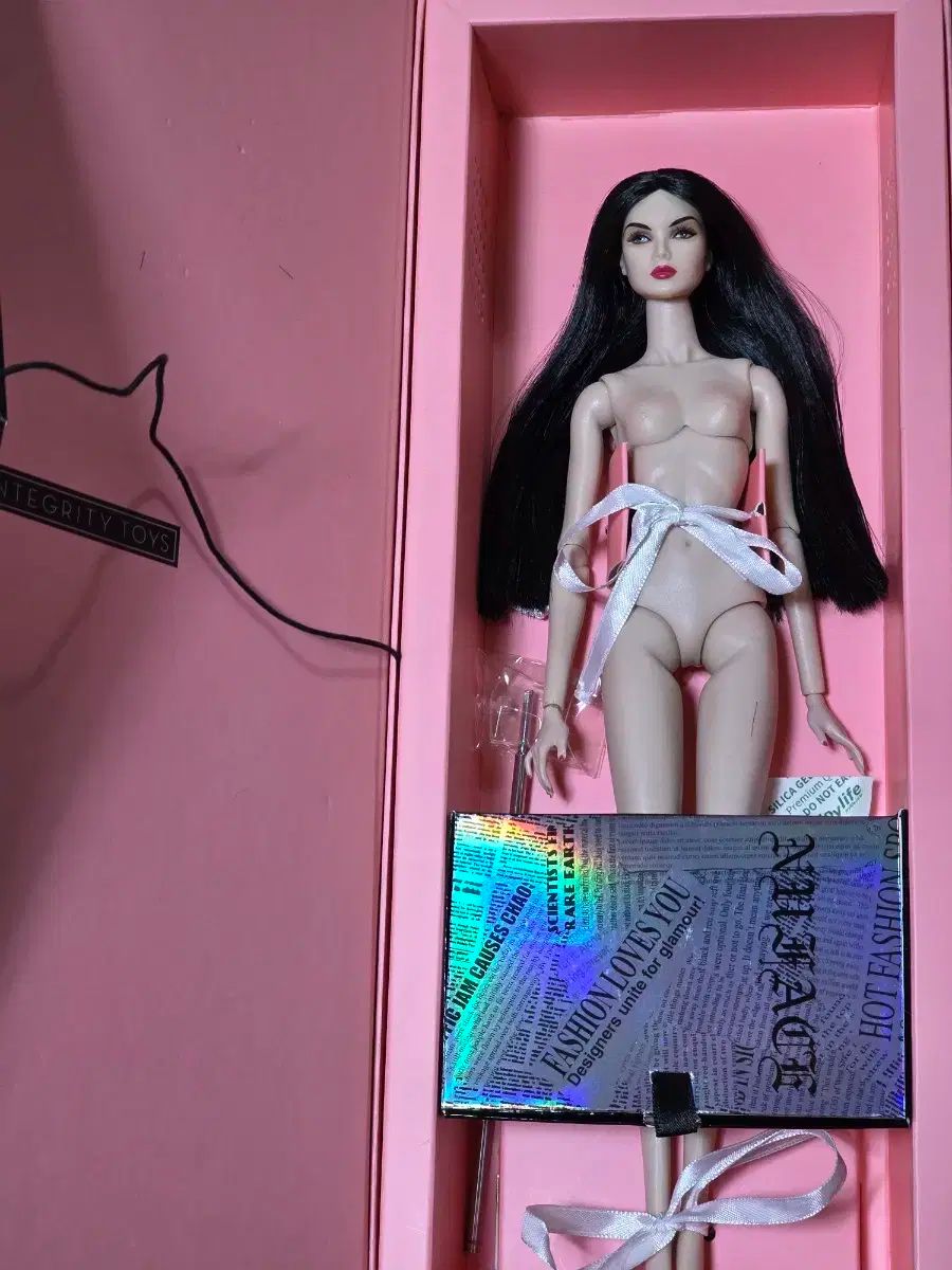 ファッション ロイヤリティ 解放する