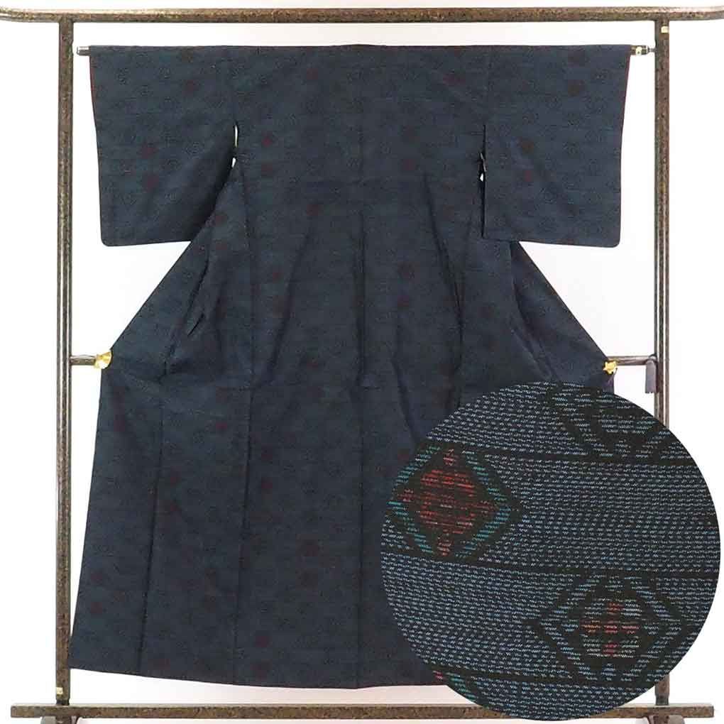 紬 リサイクル着物 身丈159cm 裄62cm 前幅23cm 後幅28cm 袖丈47cm レディース 袷 裄Sサイズ 秋冬春用 正絹（シルク）赤地 美品 中古紬 リサイクル着物 身丈158cm 裄63cm 前幅23cm 後幅28cm 袖丈47cm