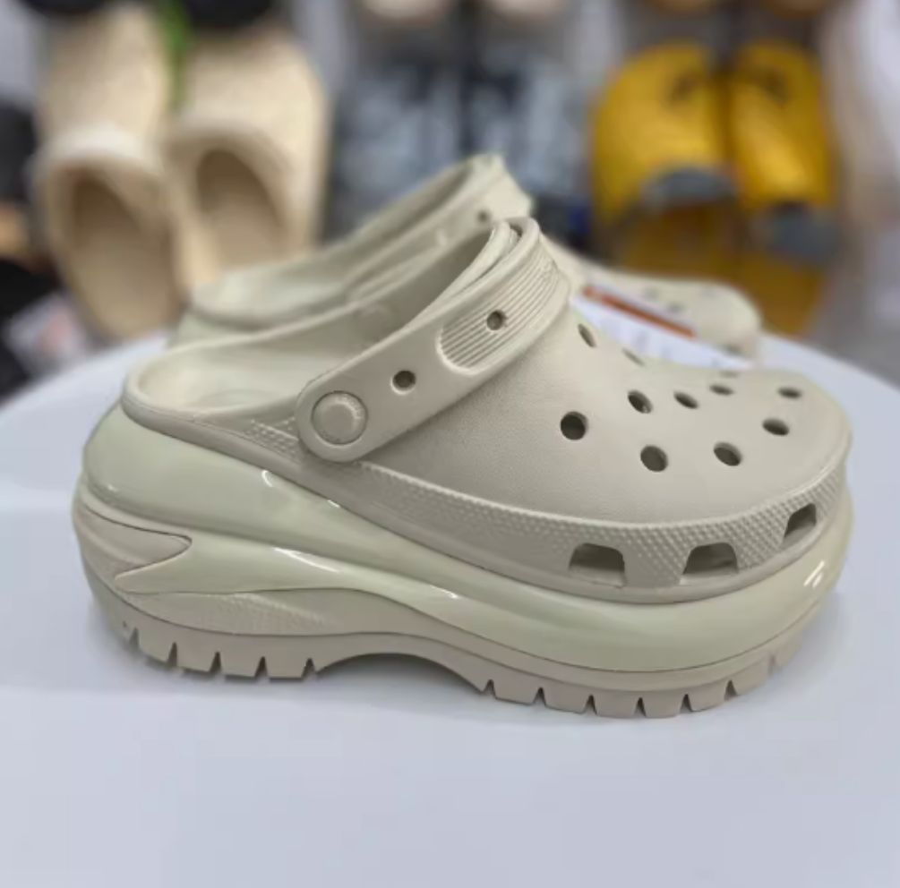 crocs クロックスメガ クラッシュ クロッグMEGA CRUSH CLOG サンダル厚底  アイボリー色