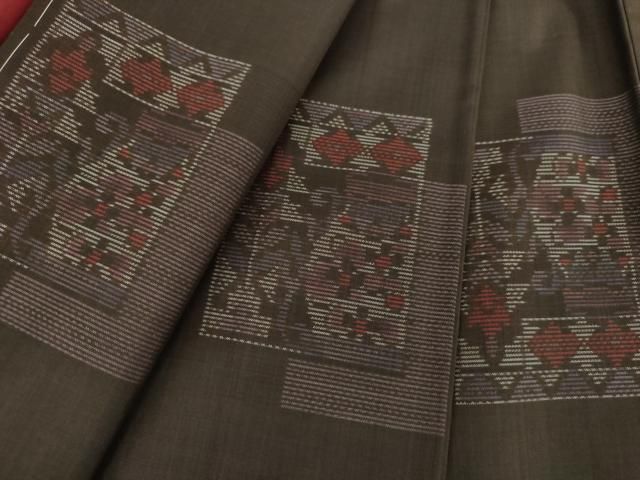 平和屋着物○本場大島紬 地空 色紙器物花文 やまと誂製 正絹 逸品